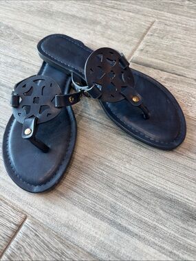 Pierre Dumas Black Cutout Logo Thong Sandals